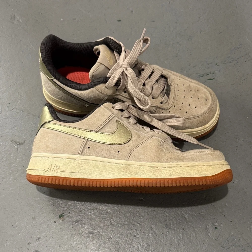 Nike airforce 1 grey metallic sneaker
